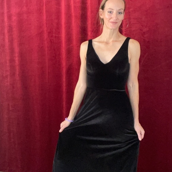Mori Lee Dresses & Skirts - Mori Lee Black Velvet Bridesmaids Dress